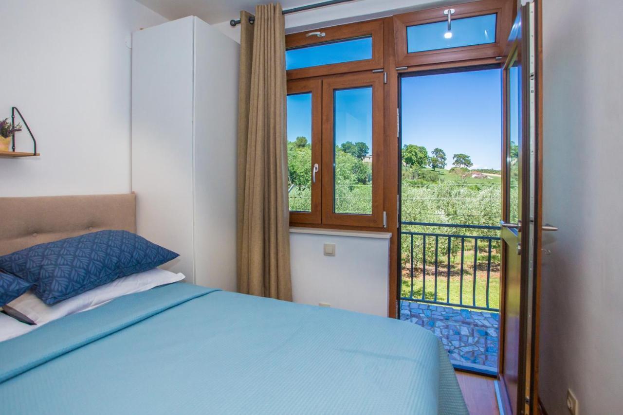 Apartment Rosse Porec Esterno foto