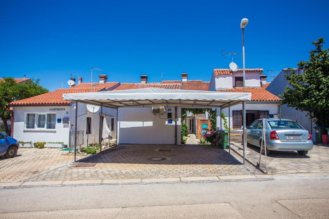 Apartment Rosse Porec Esterno foto