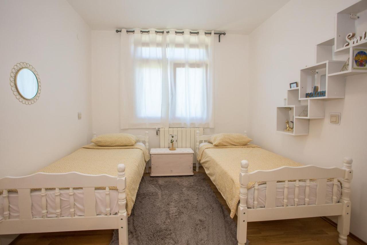 Apartment Rosse Porec Esterno foto