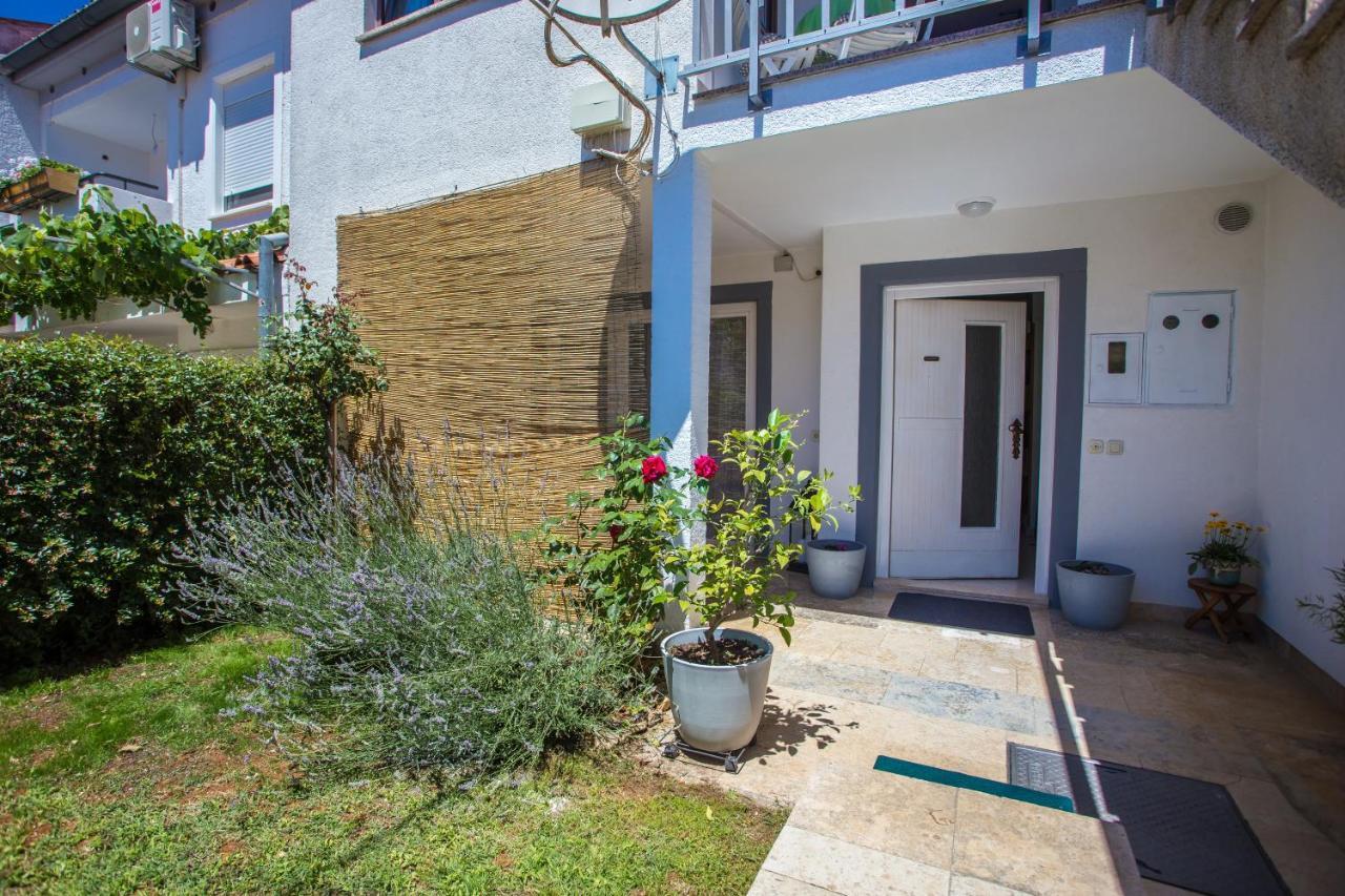 Apartment Rosse Porec Esterno foto