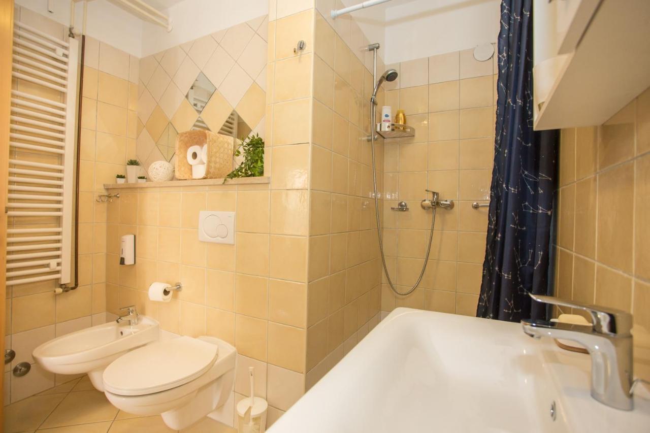 Apartment Rosse Porec Esterno foto
