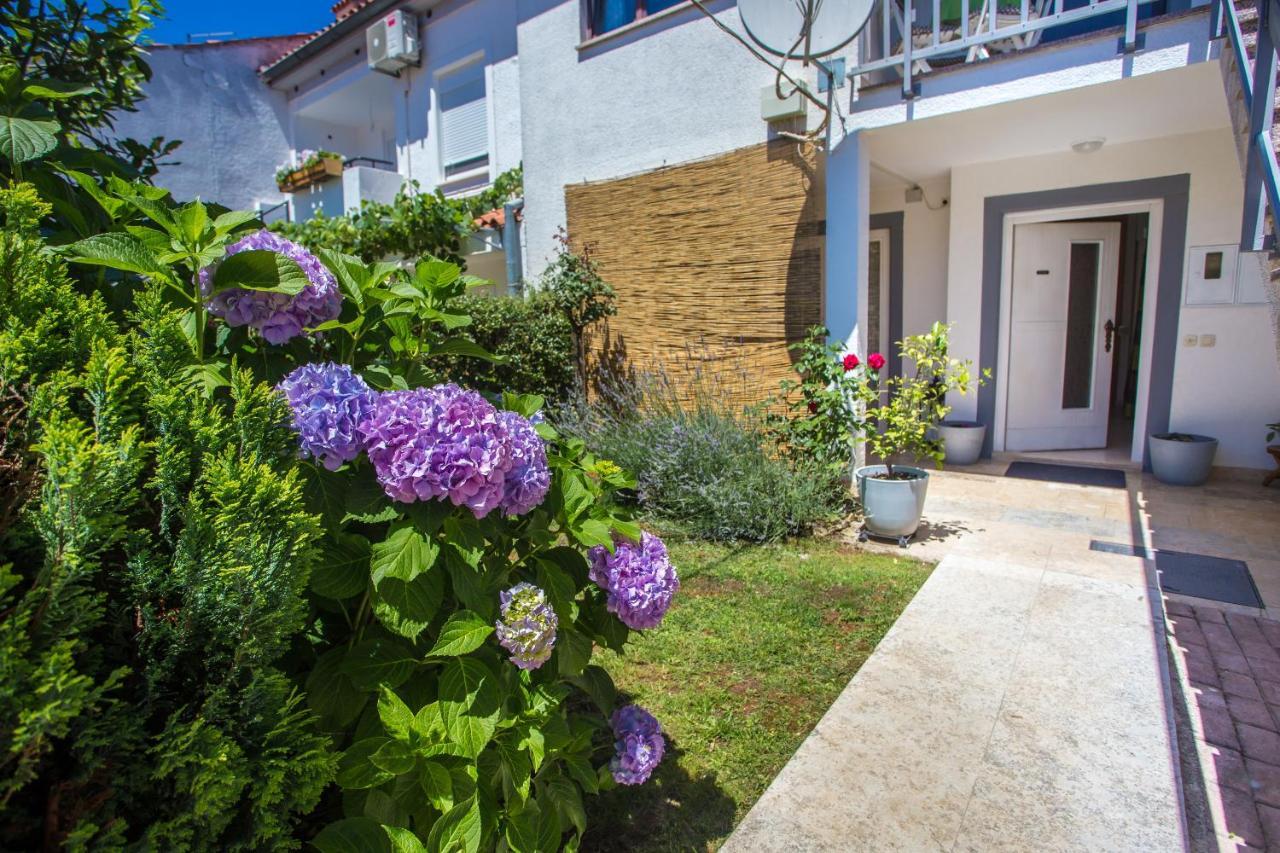 Apartment Rosse Porec Esterno foto