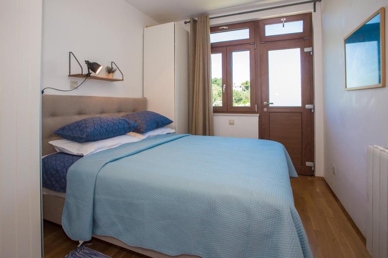 Apartment Rosse Porec Esterno foto