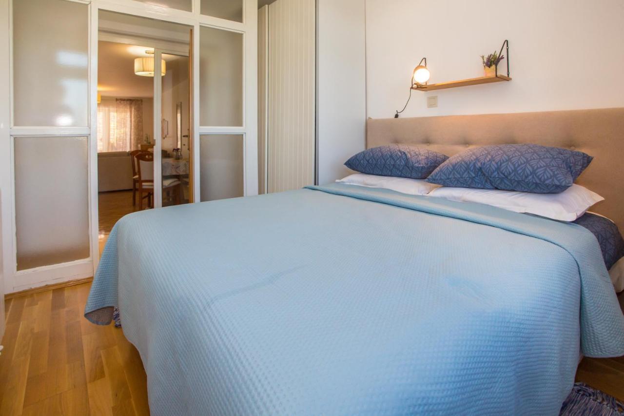 Apartment Rosse Porec Esterno foto