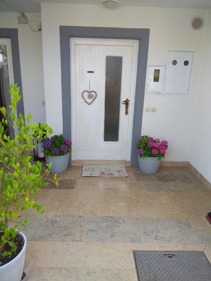 Apartment Rosse Porec Esterno foto